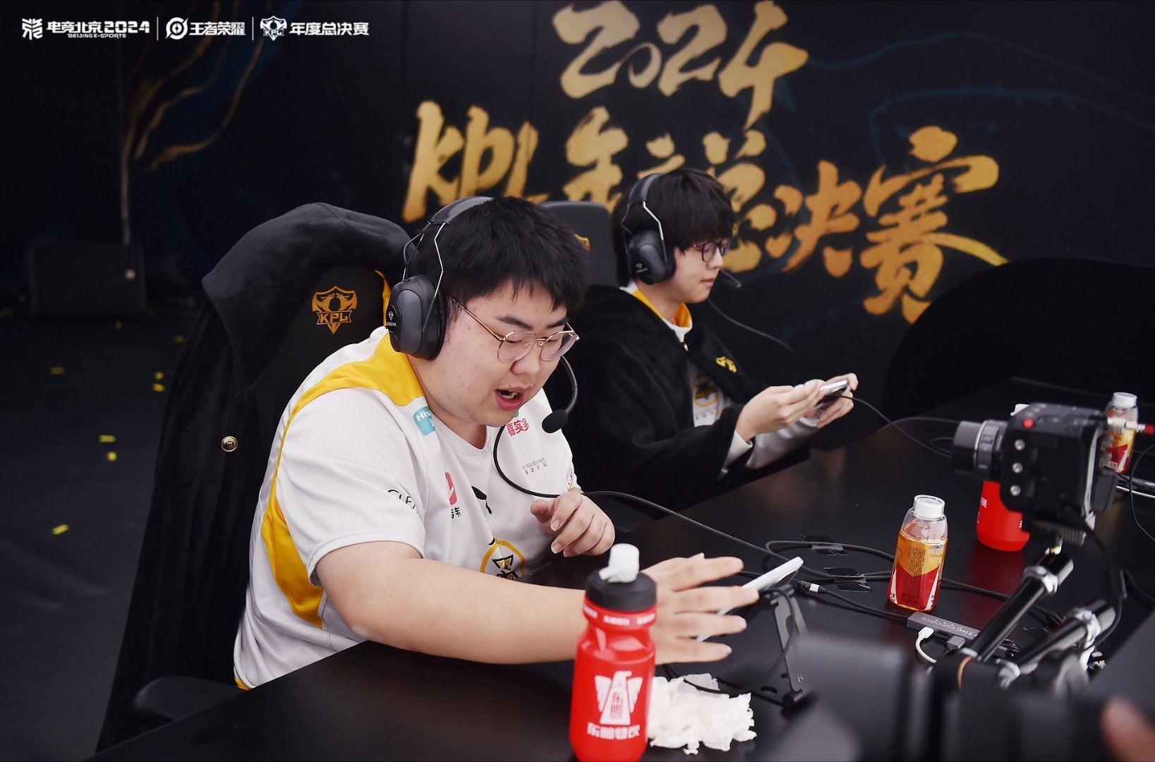 九游网页版官网-&quot;森林狼队亮剑，球队凝聚力提升&quot;的简单介绍