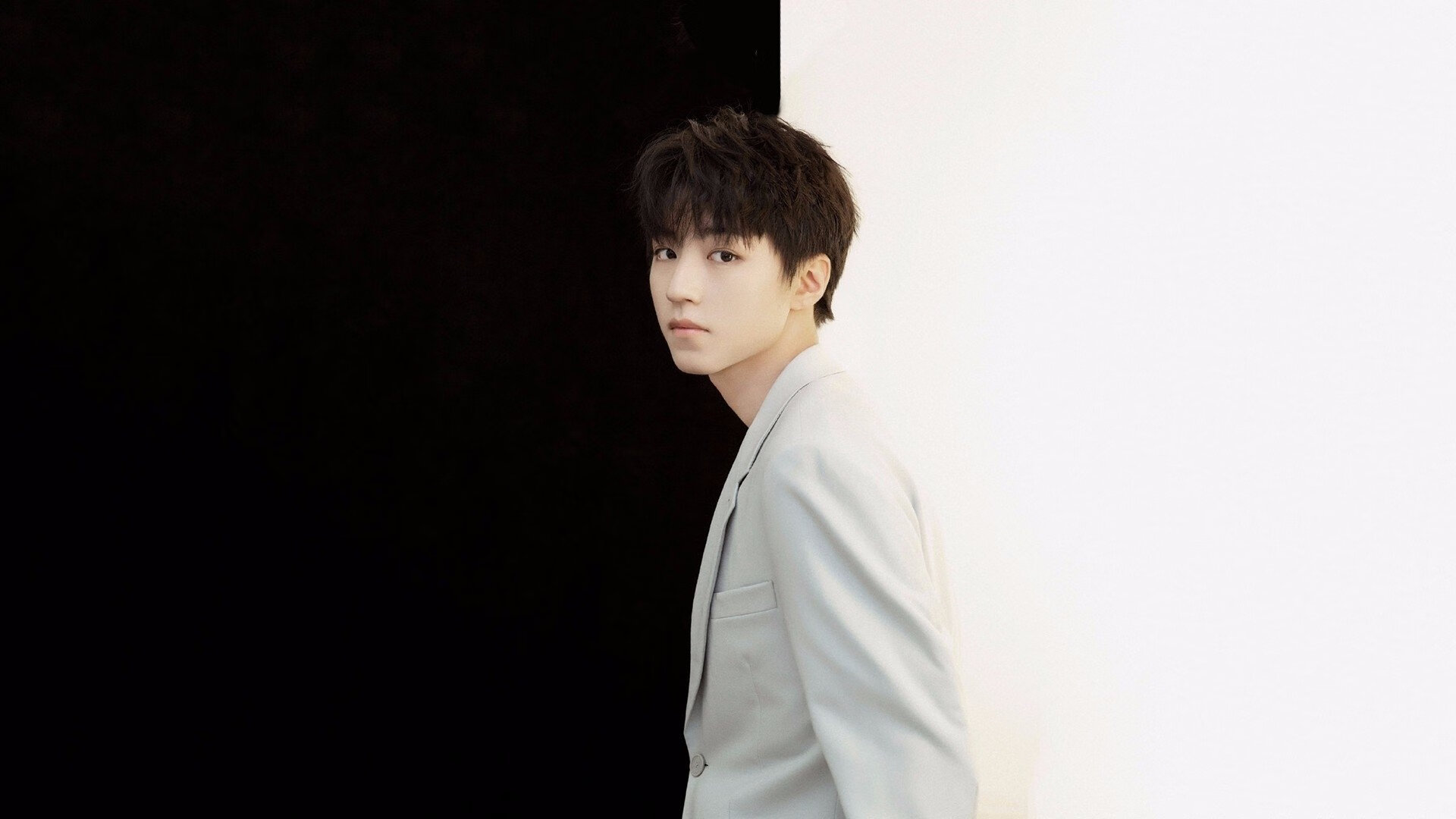 JiuyouAPP下载-范奥特尔戴克与强敌同场不落下风，范戴克1v2防守